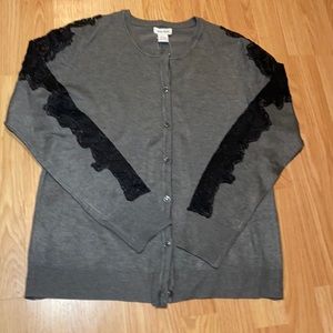 NWT Anna Rose Gray sweater sz M w/lace sleeves